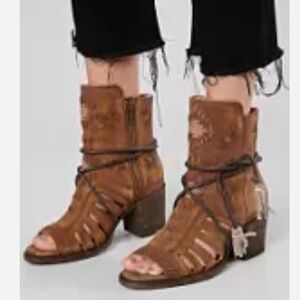 Brand New Miss Macie Singing Brook Leather Ankle Boot Peep Toe Sz 8